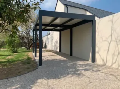 CARPORT ATTENANT